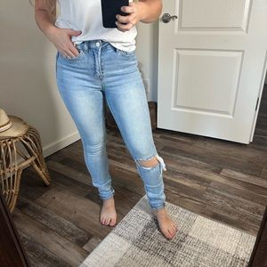Vervet High Rise Ankle Distressed Skinny Jean Size 24